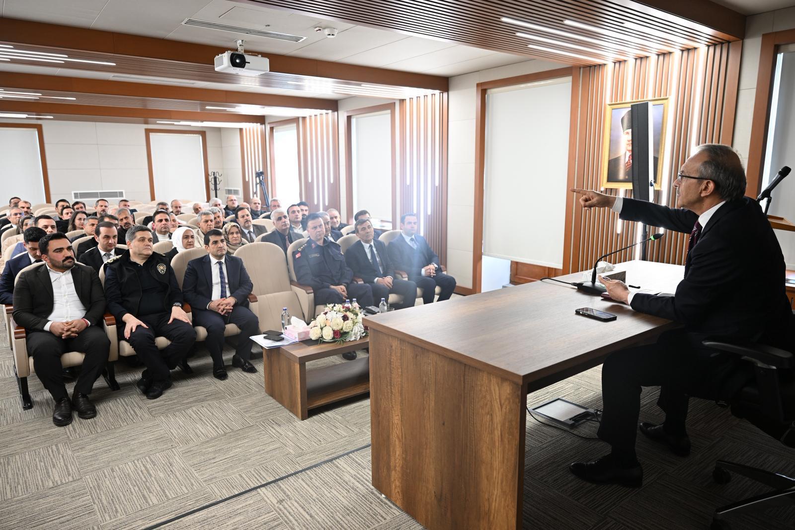 Vali Yavuz: “Bağımlılıkla Mücadelede Asıl Hedef İnsanı Kazanmak”