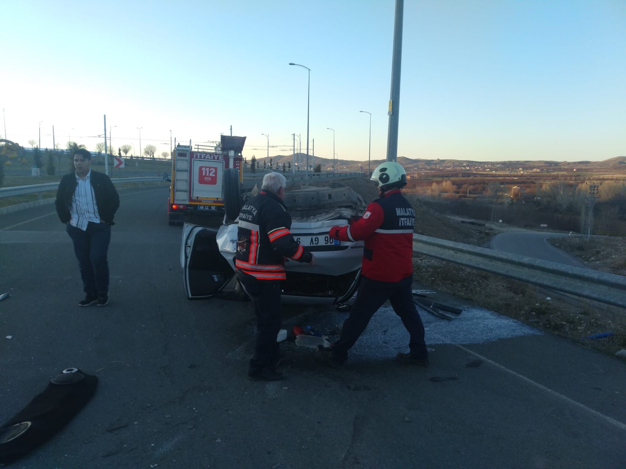 Malatya'da Otomobil Takla Attı: 3 yaralı