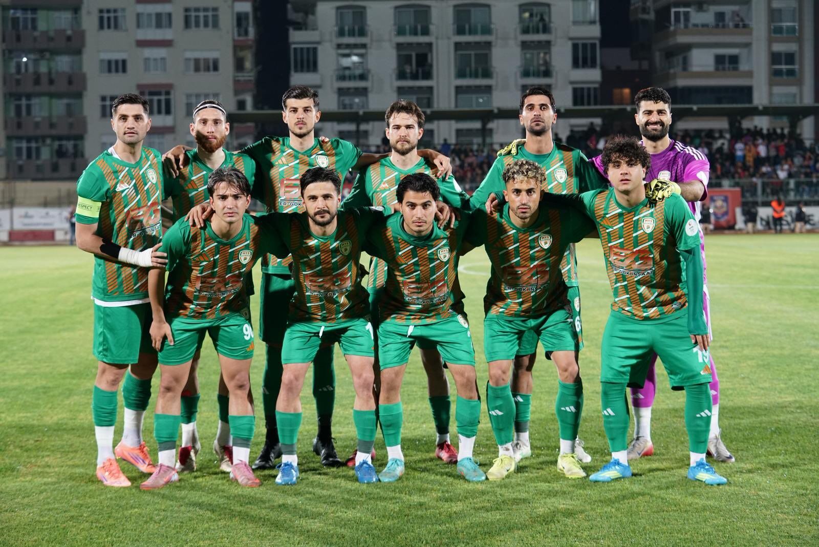 Yeşilyurtspor Yarı Finalde