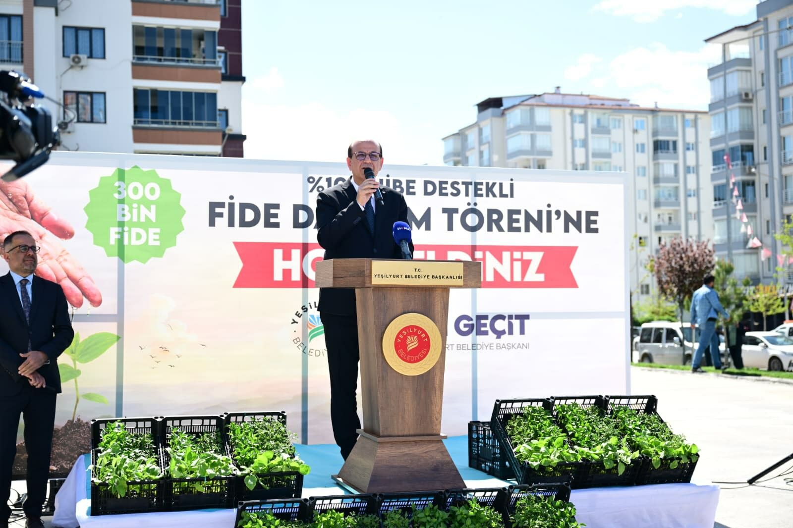 300 Bin Sebze Fidesi Çiftçilere Dağıtıldı