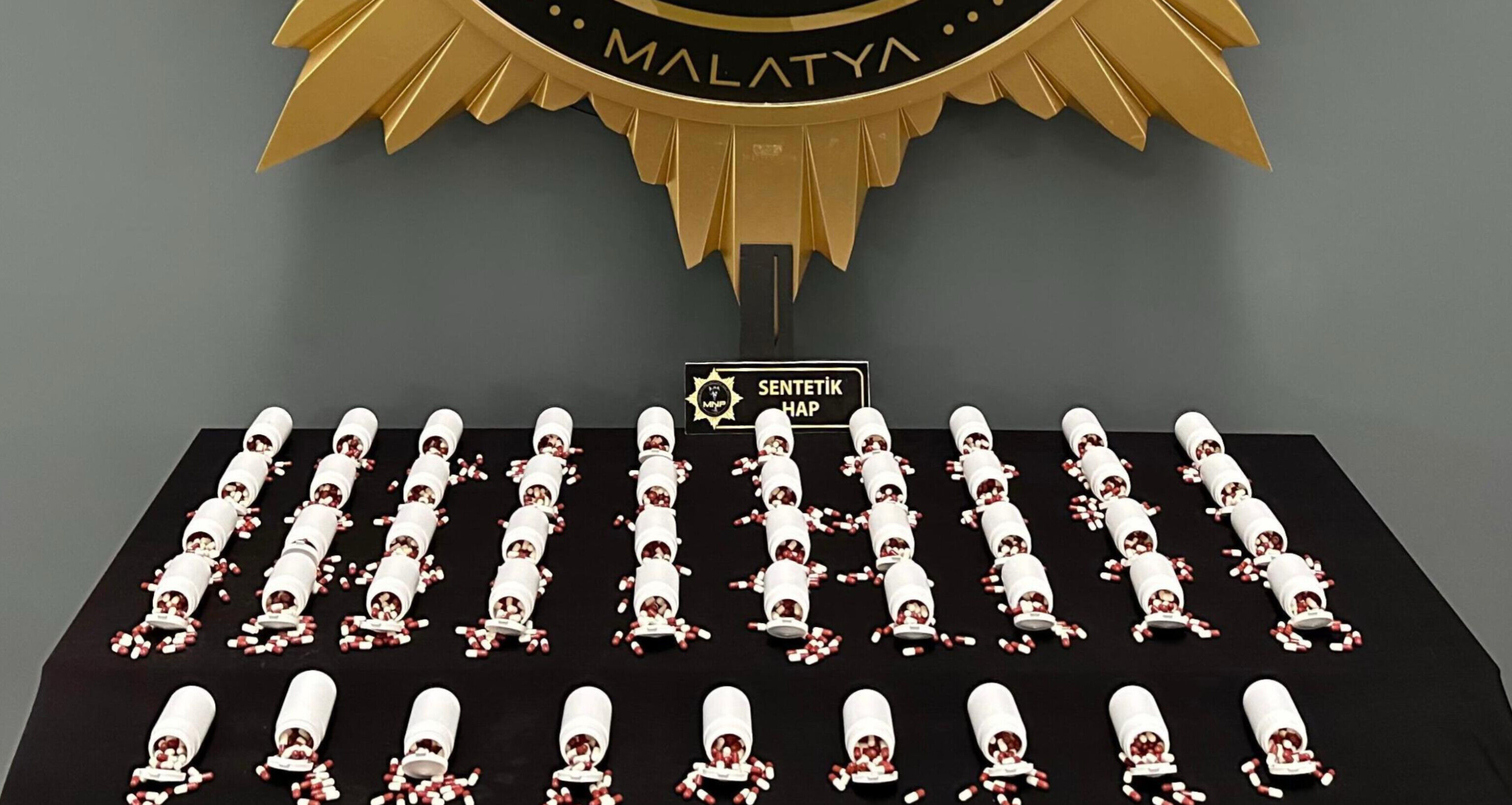 Maşti Otogarında Çok Sayıda Hap Ele Geçirildi