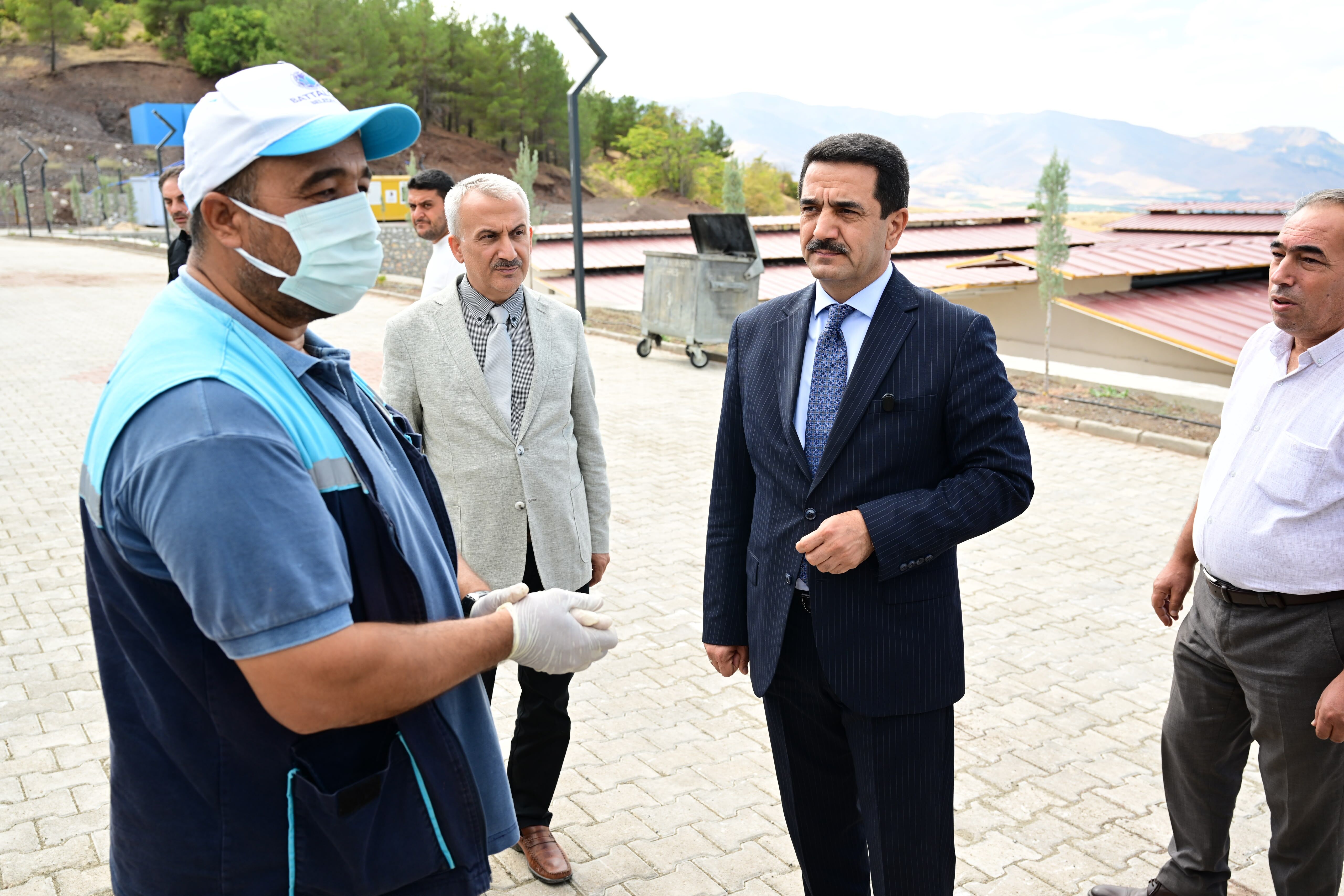Başkan Taşkın, Hayvan Barınağında İncelemelerde Bulundu